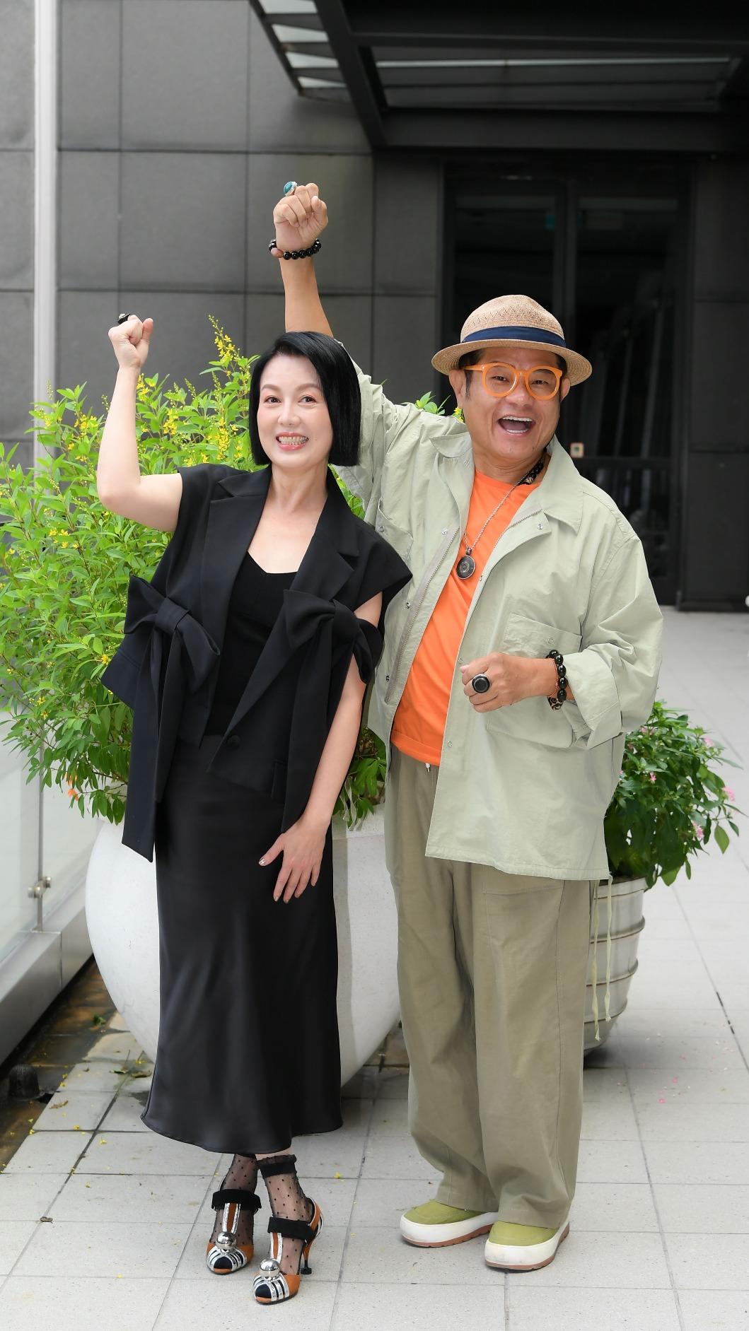 苗可麗和許效舜受訪分享入圍心情。(圖/三立提供)
