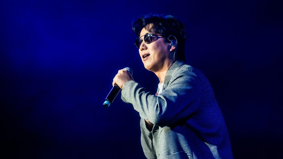 蕭煌奇蕭煌奇自稱年紀漸長歌詞越背越慢,直呼歲月不饒人。(圖/華納音樂提供)