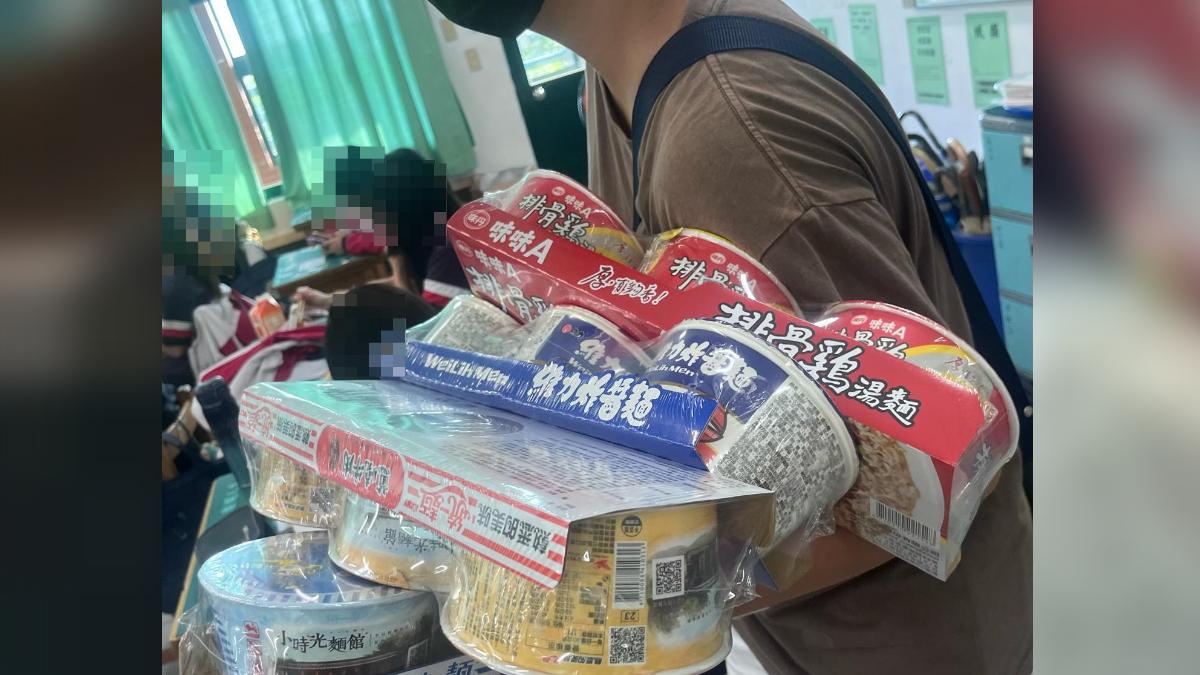 19元的泡麵她賣30!每天「抱4大條」賣給同學 3萬人讚:生意鬼才
