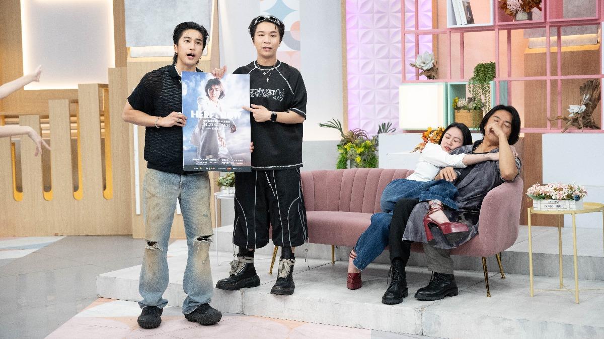 小S緊緊抱住鄭伊健。(圖/東森提供)
