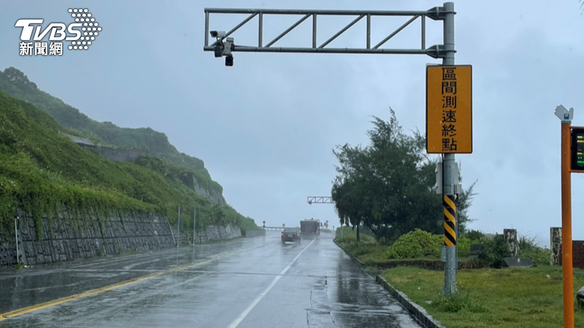 台2線79.7K至84K雙向路段納入區間測速範圍。（圖／TVBS）