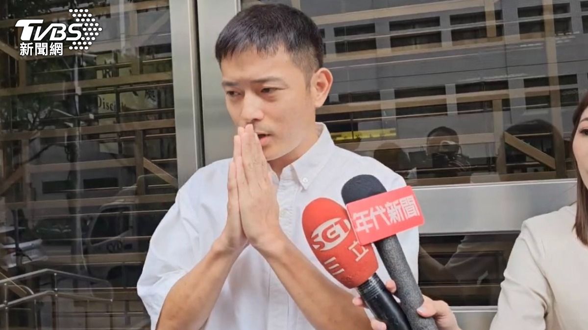 宥勝眉頭深鎖，表情痛苦的接受媒體採訪。（圖／TVBS）