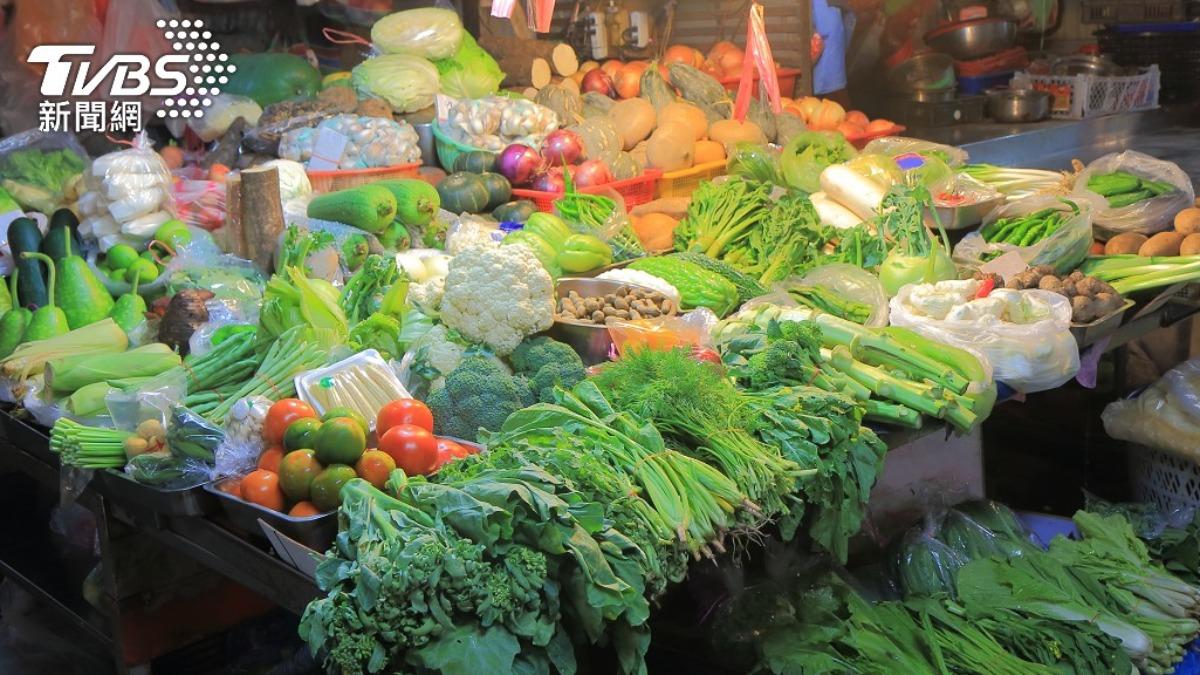 下大雨菜價漲3成!青江菜每公斤飆97元 農糧署估這時間回穩