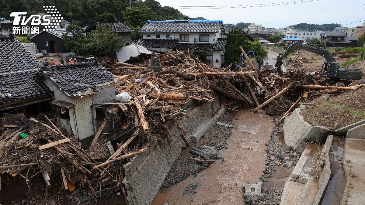 石川暴雨後引發洪水，多棟房屋嚴重受損。（圖／達志影像美聯社）