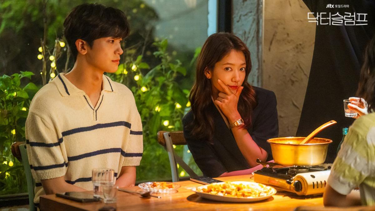 《低谷醫生》由朴信惠、朴炯植主演。(圖/翻攝自JTBC)