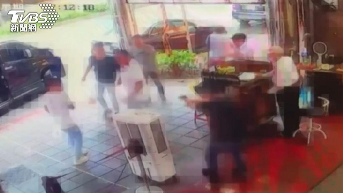 威震集團前董座吳明達日前遭到槍手埋伏槍擊。(圖/TVBS)