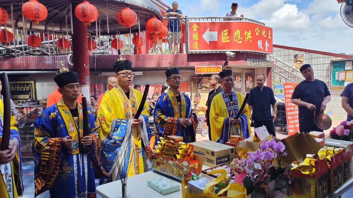 石龍宮連續3天舉行法檀如火儀式。（圖／翻攝自中寮石龍宮）