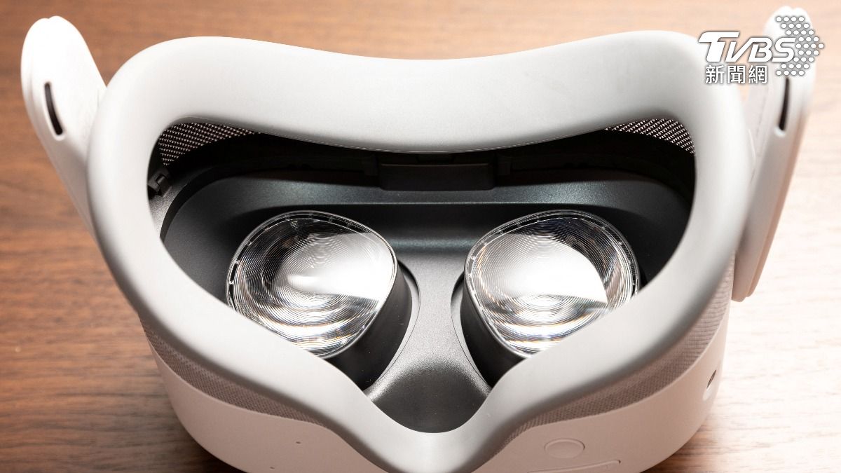 Meta推平價頭戴裝置 首款AR眼鏡黃仁勳試戴喊讚