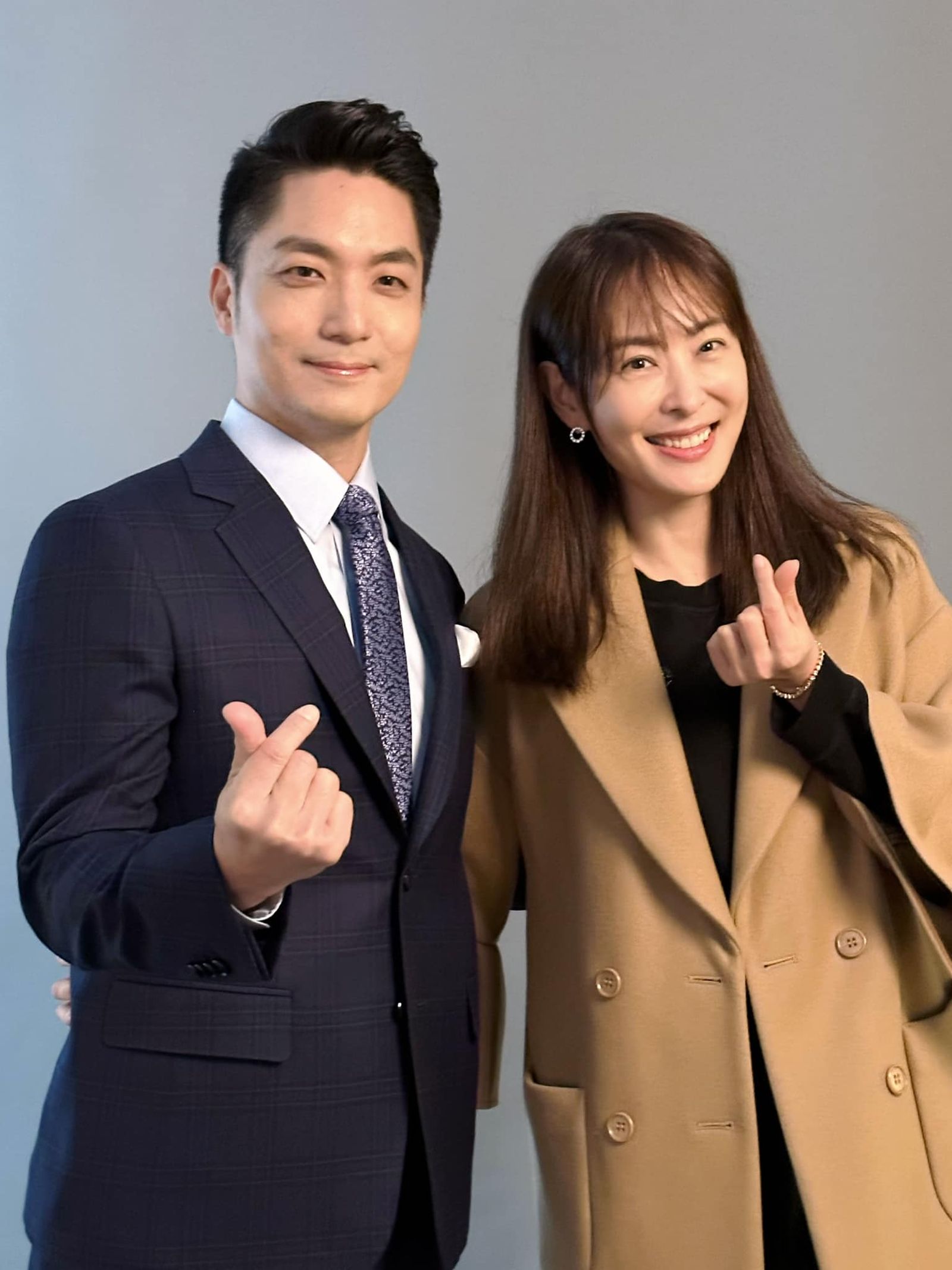 蔣萬安2年前上任台北市長,形象照是在賈永婕的婚紗店拍攝。(圖/翻攝自賈永婕臉書)
