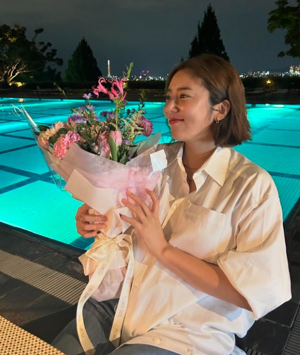 孫淡妃近照看得出孕肚。(圖/翻攝自孫淡妃 IG)