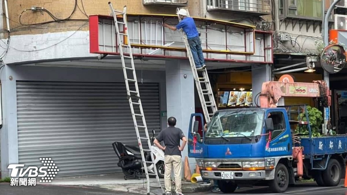 八方雲集總管理處聲明該店已違反加盟合約，即日起終止加盟合作關係。（圖／TVBS）