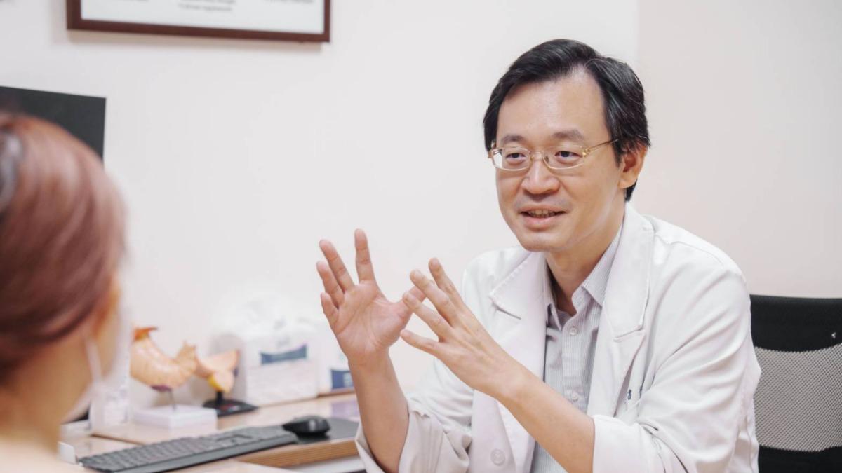 男氣喘吁吁、躺下更喘!心臟竟大如文旦 醫曝:5年死亡率50%