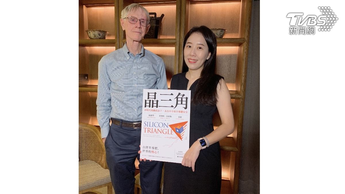 亞太協會美中關係中心主任夏偉接受《T閱讀》主持人林芳穎專訪(圖/TVBS提供)