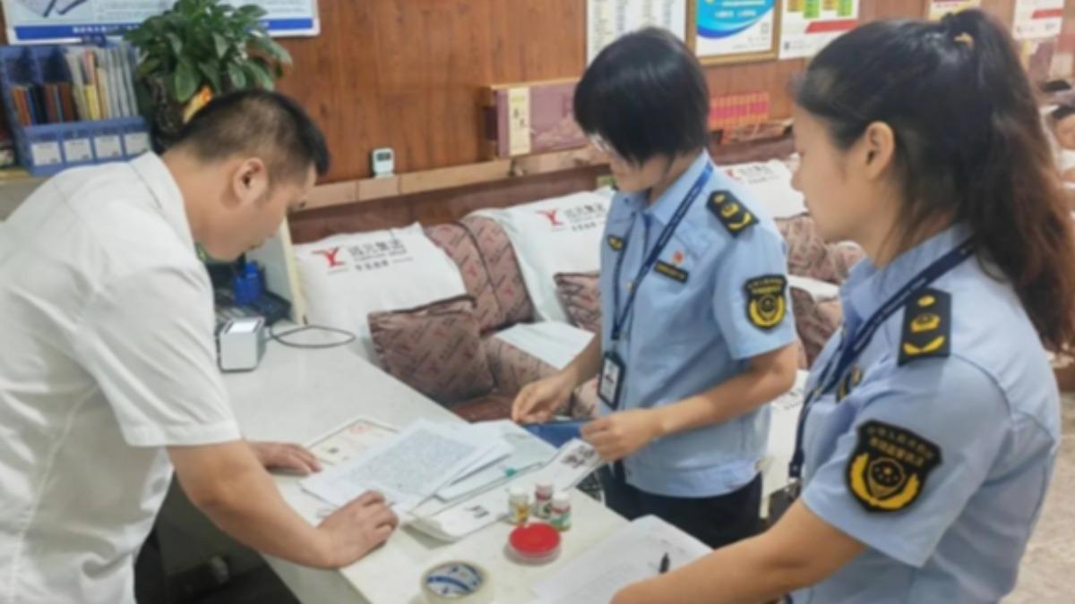 違法養生館治療灰指甲!陸4歲童「沒治好慘截肢」 食指發黑壞死