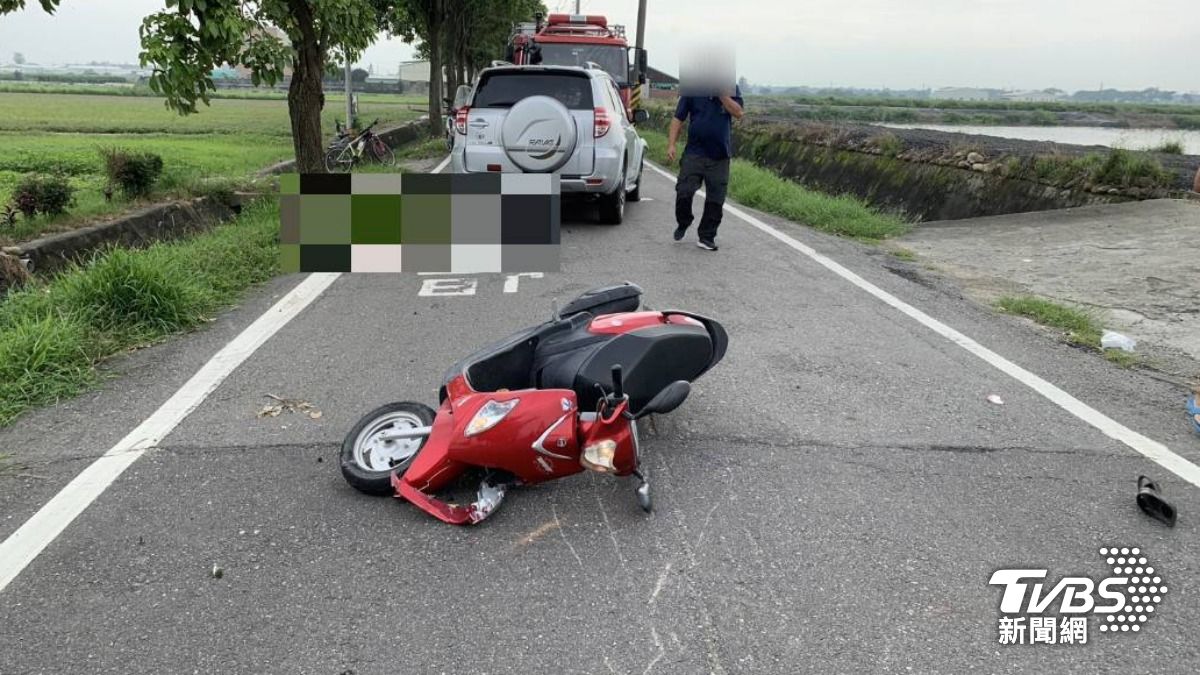 嘉義休旅車、機車路口猛撞　阿公騎士噴飛「卡車底」重傷亡