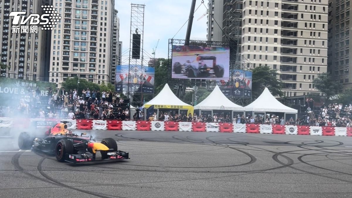 台中F1賽車/V8聲浪炸翻台中!角田裕毅開飆 秀高難度甜甜圈燒胎