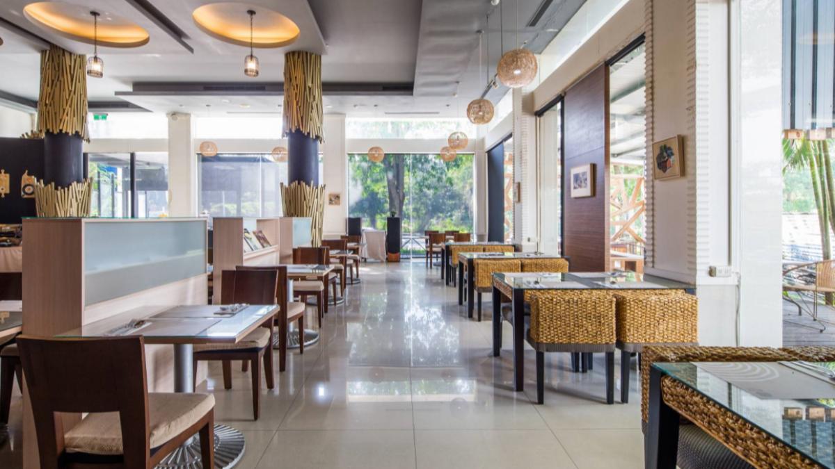 飯店提供豐富早餐、自助式無限品嘗宵夜吧。(圖/天成文旅繪日之丘提供)
