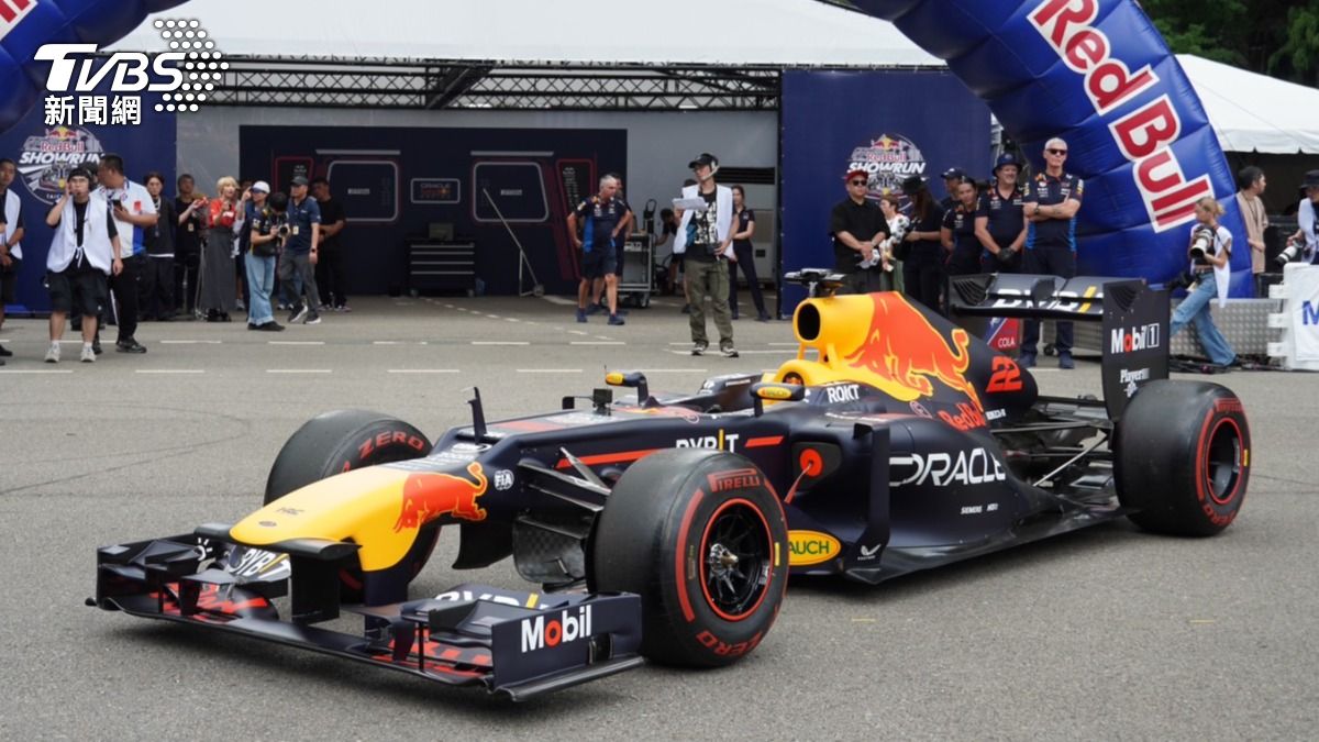 今日展演賽車「RB8」參賽於2012年世界一級方程式錦標賽。 這輛車曾是衛冕世界冠軍車手賽巴斯蒂安·維泰爾的比賽車。(圖/林冠丞攝)