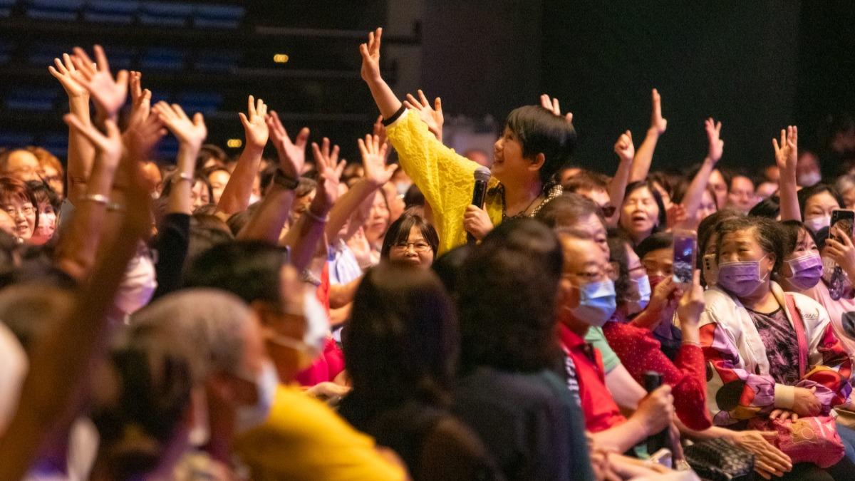 玉女歌手周思潔驚喜現身。(圖/媒體棧提供)