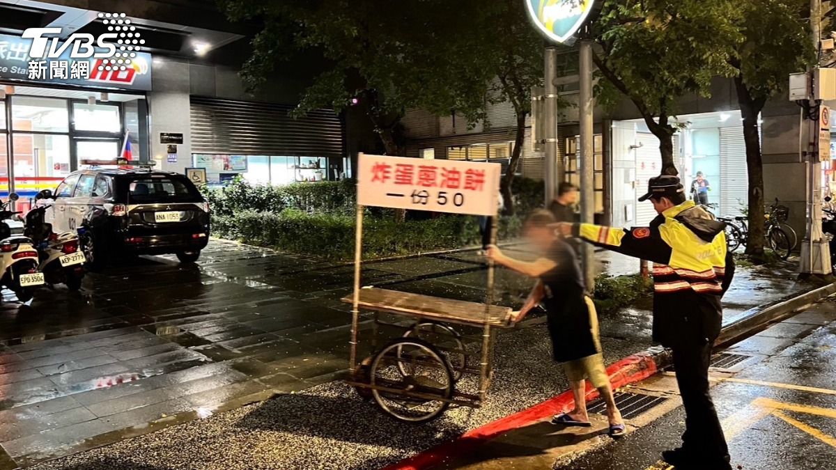 西門蔥油餅攤起火!他在一旁「狂rap」被炎上 發聲道歉了