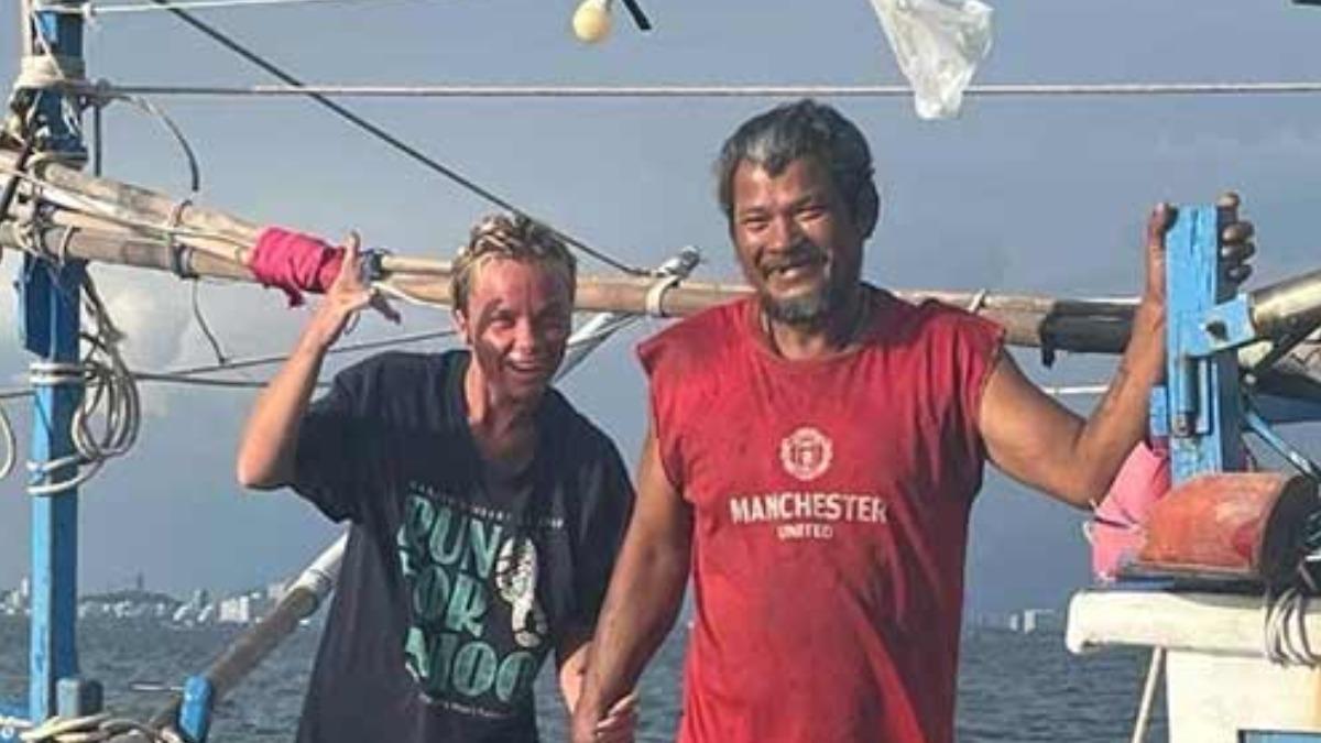 珠妮爾(左)游得太遠、迷失在海中,最後只能漂浮在海上,靜待任何經過的船隻能發現自己。(圖/翻攝自Pattaya Mail)