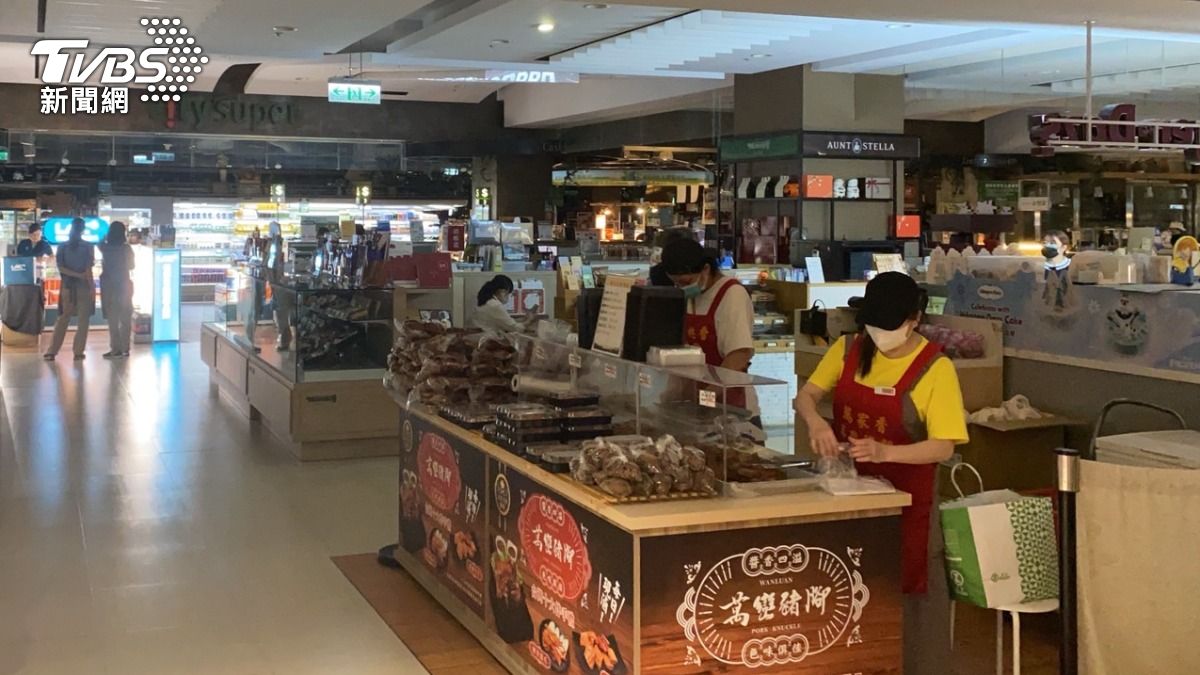 快訊/天母SOGO百貨公司開放營業卻停電 顧客逛街傻眼