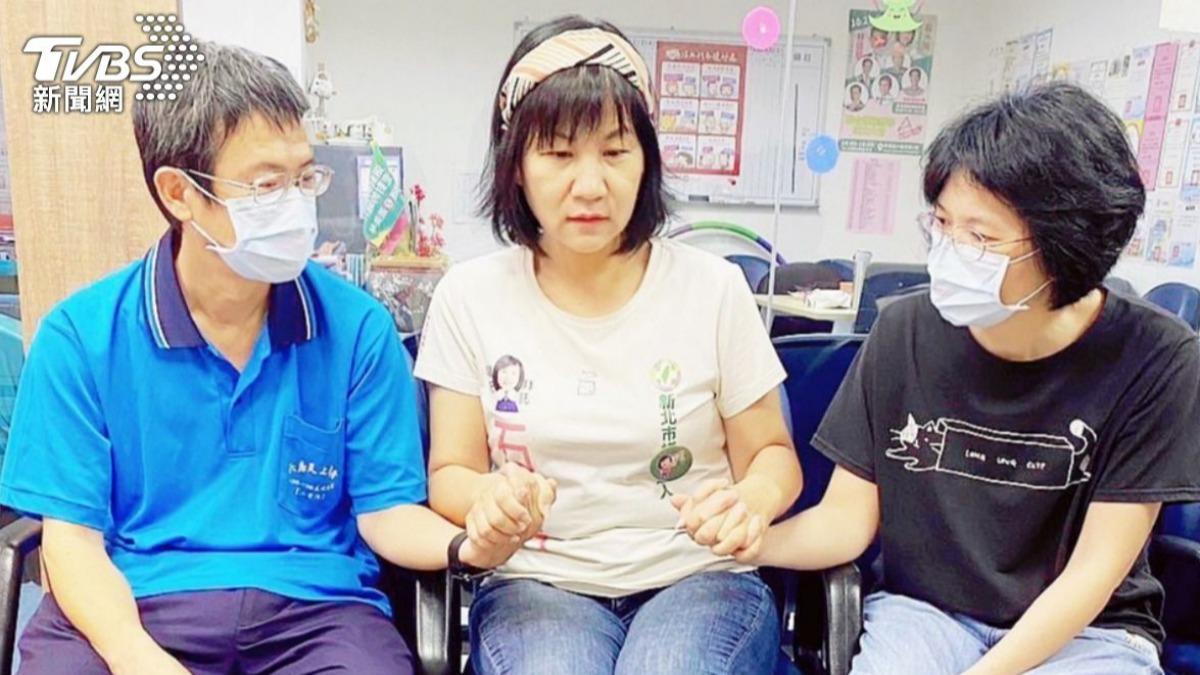 死者楊同學的父母。(資料圖/石一佑提供)