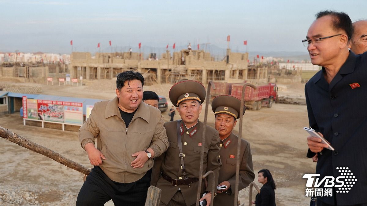 金正恩巡視北韓洪水災區 下令盡速「自力重建」拒絕外援