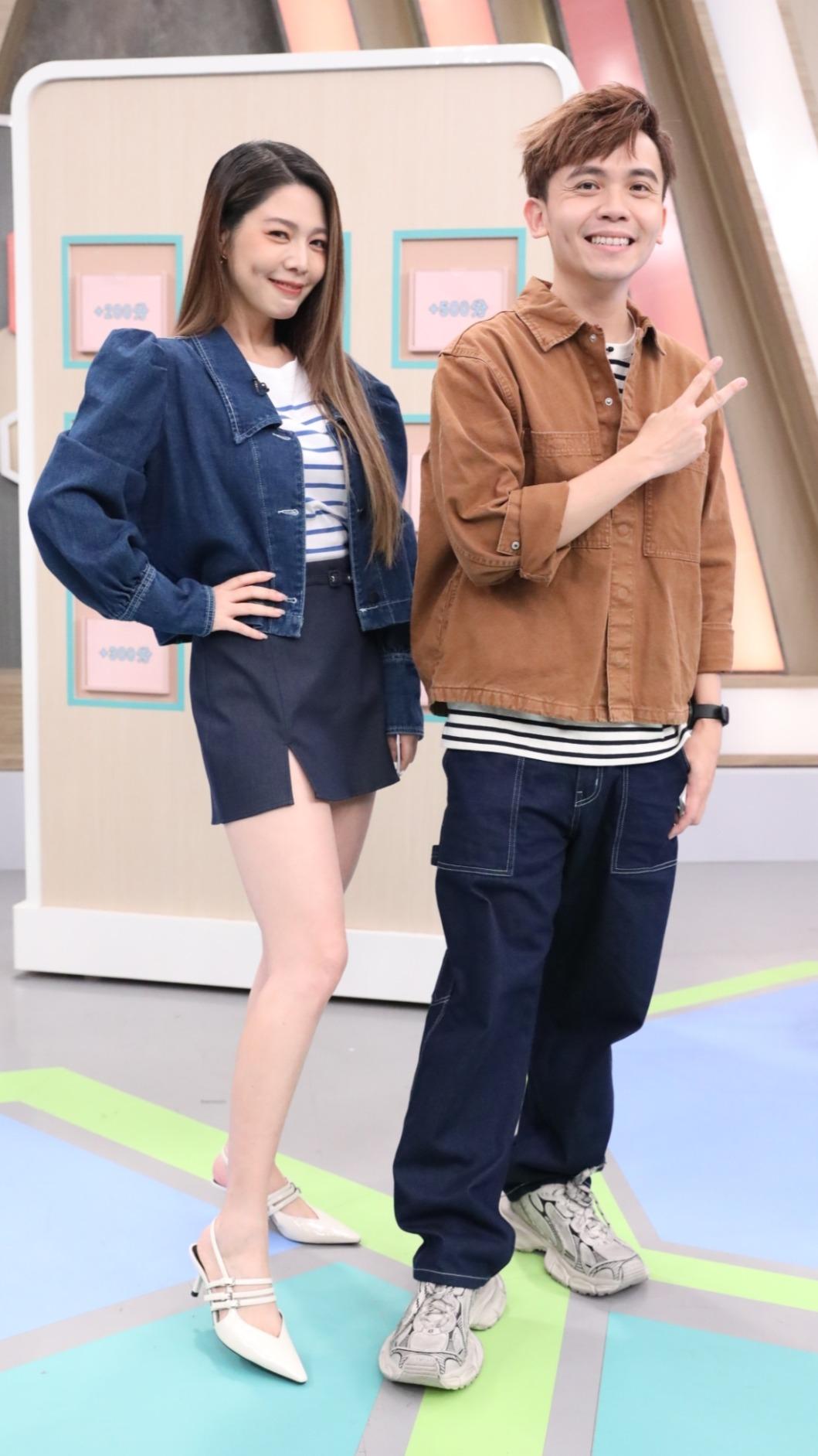 白家綺和黃豪平共同主持節目。(圖/民視提供)