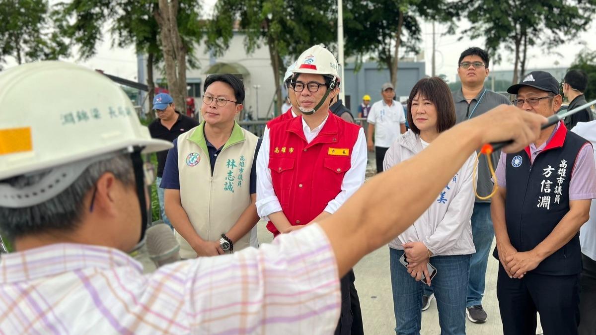 高雄市10/1颱風假！陳其邁臉書遭「一票灌爆」：最瀟灑的男人