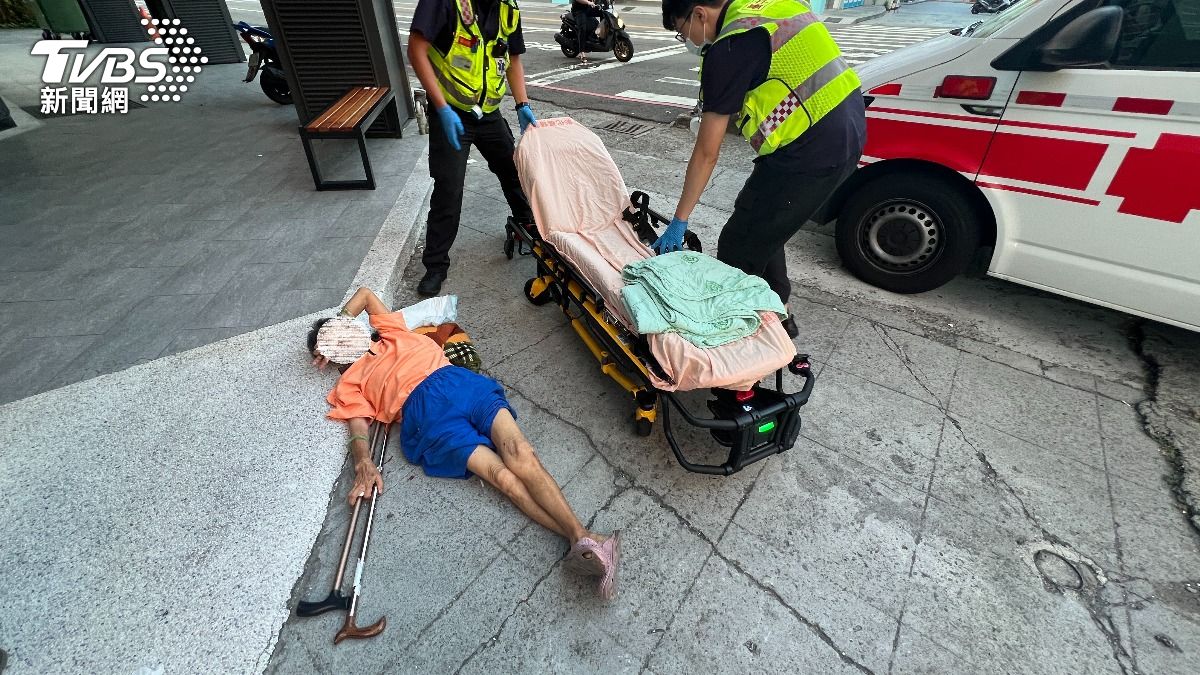 台中深夜驚魂!85歲嬤離奇倒人行道3小時 路人「全沒發現」