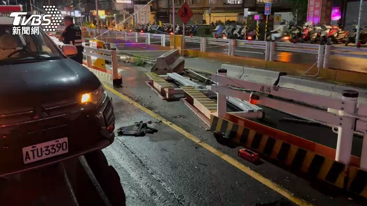 清水派出所所長劉宗鑫遭拖行撞擊護欄，傷重殉職。（圖／TVBS）