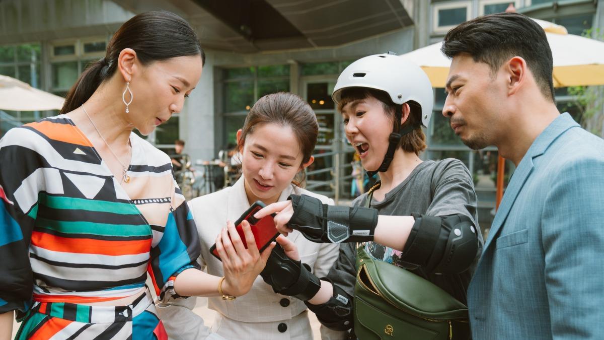 《何百芮的地獄毒白》由鍾瑶(左起)、郭書瑤、孫可芳、阿Ken主演。(圖/彼此影業提供)