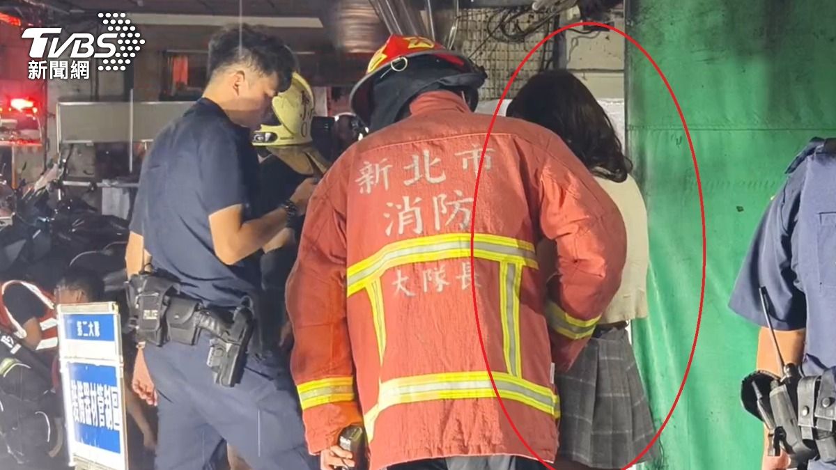 曾男向警方表示家中失火。（圖／TVBS）