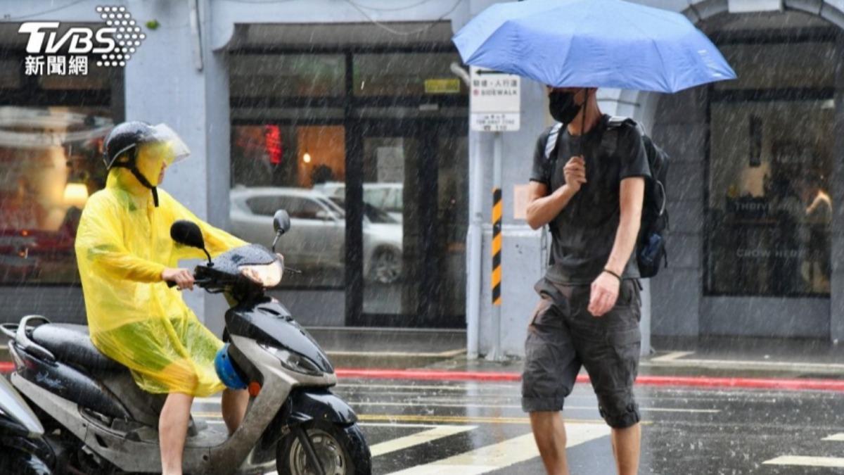 天氣/山陀兒颱風雨彈開炸!超大豪雨狂轟南台灣 15縣市警戒