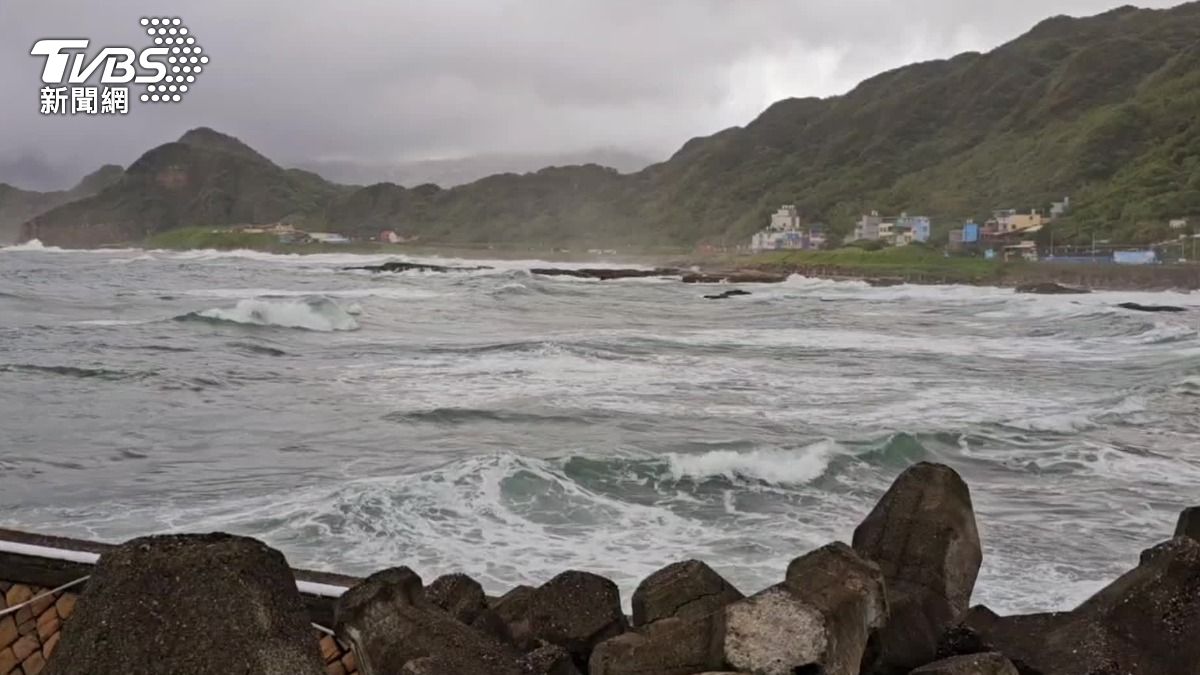 潮境掀巨浪 遊樂園設施防護動物躲雨