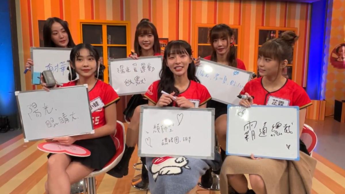 林襄坦承喜歡頹帥型、有黑眼圈和鬍渣。(圖/TVBS)