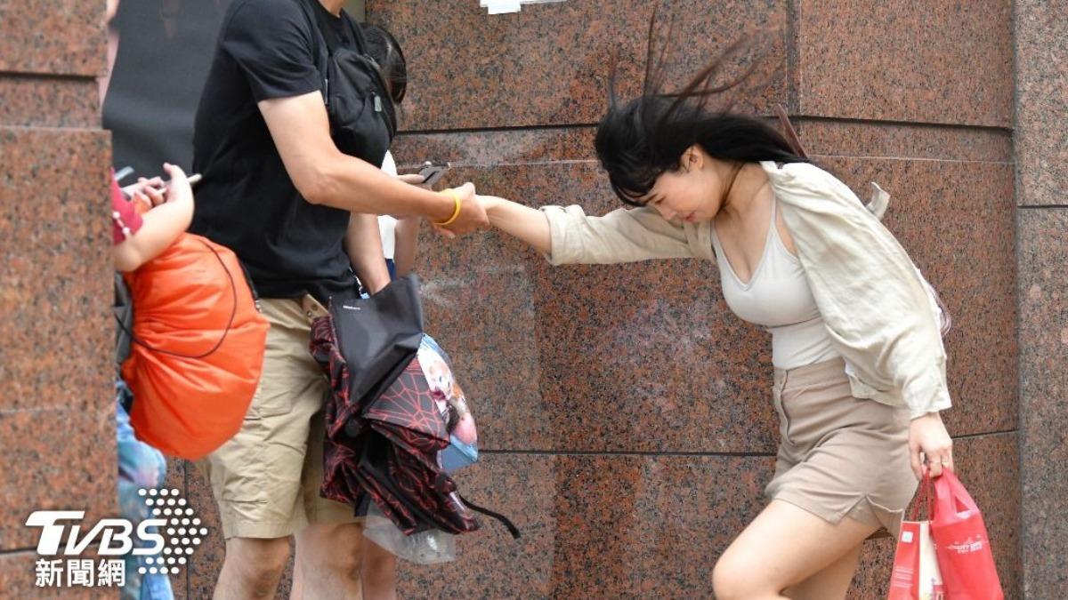 天氣/山陀兒到家門了!估中午「高雄登陸」 風雨達顛峰5地警戒