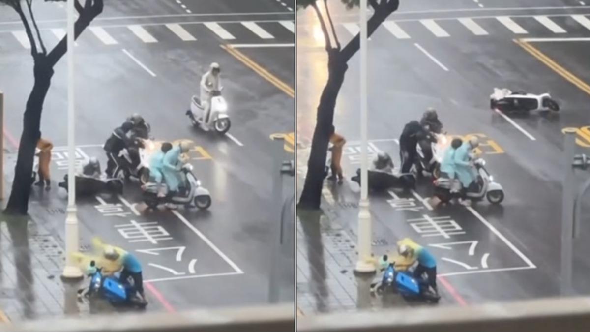高雄風雨大!3機車撐不住「連人帶車倒地」驚悚畫面曝