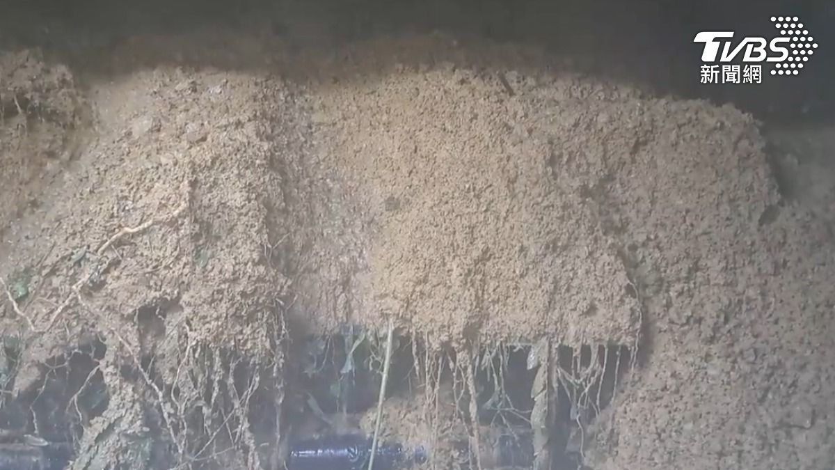 山陀兒豪雨猛炸!基隆司法新村驚見土石流 一家5口嚇壞逃出