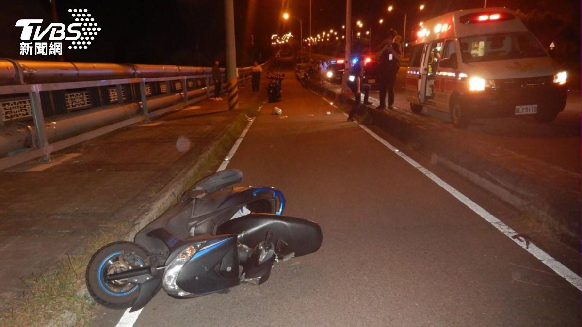 山陀兒強風害自摔?台中女騎士深夜撞分隔島 一度沒呼吸心跳