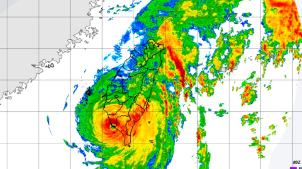 天氣/山陀兒登陸「小港風雨瞬間停止!」 粉專:就是颱風眼,快躲