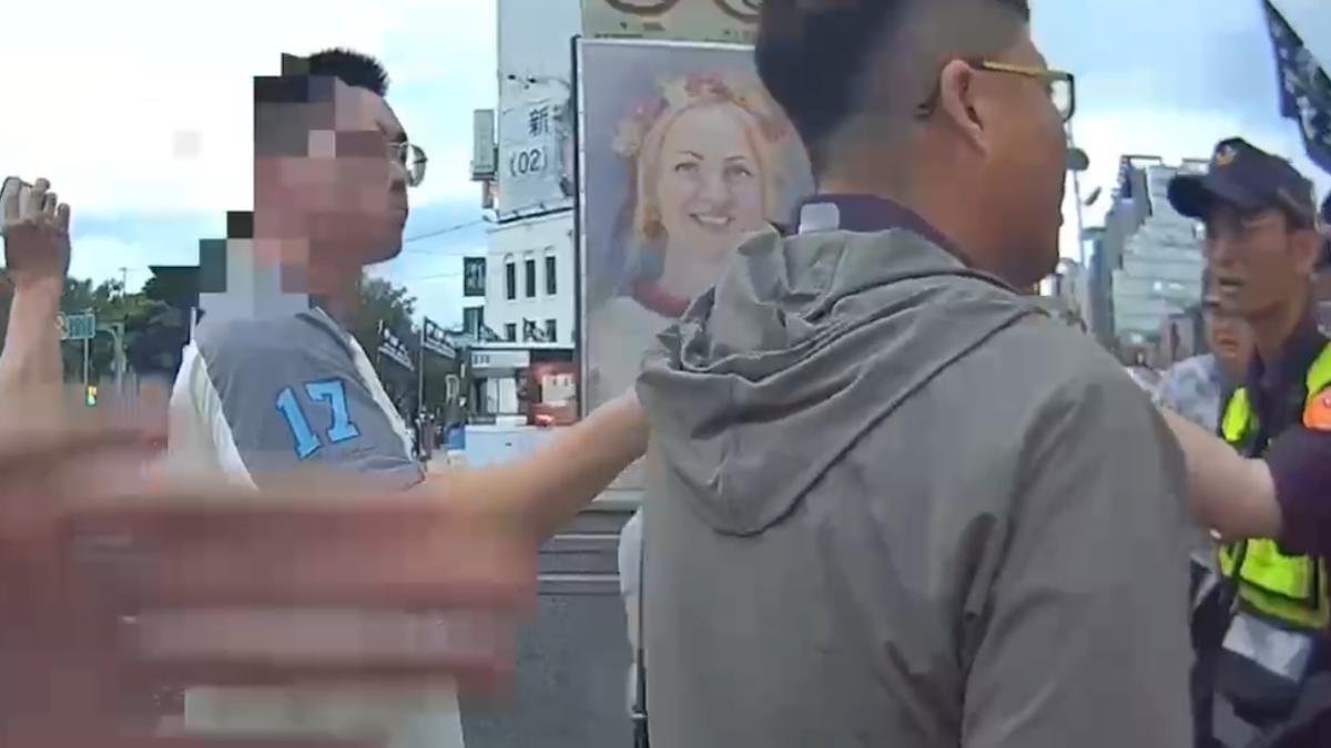 陸客西門町動手扯光復香港旗 還喊「台灣是中國一部分」下場慘了