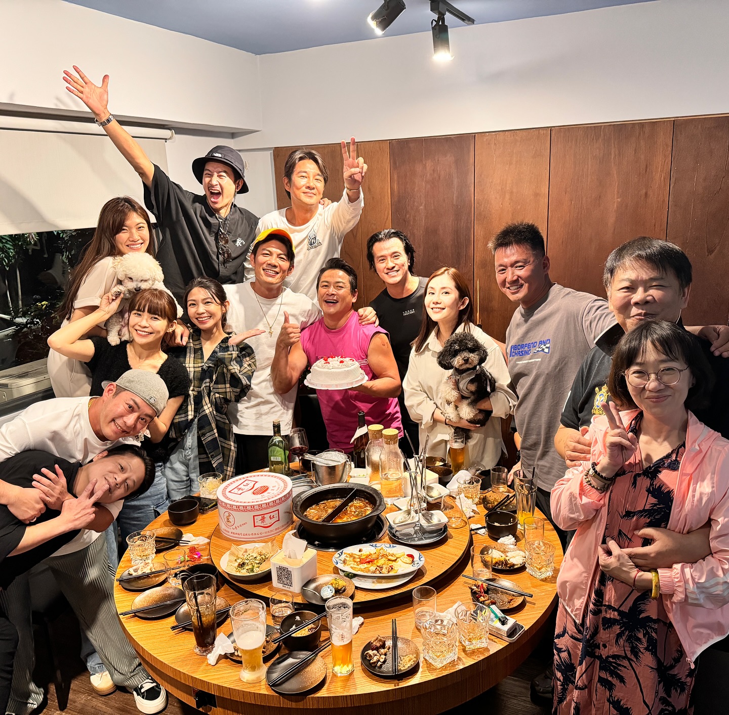 陳志強生日八點檔男女神齊聚。(圖/翻攝自陳志強臉書)