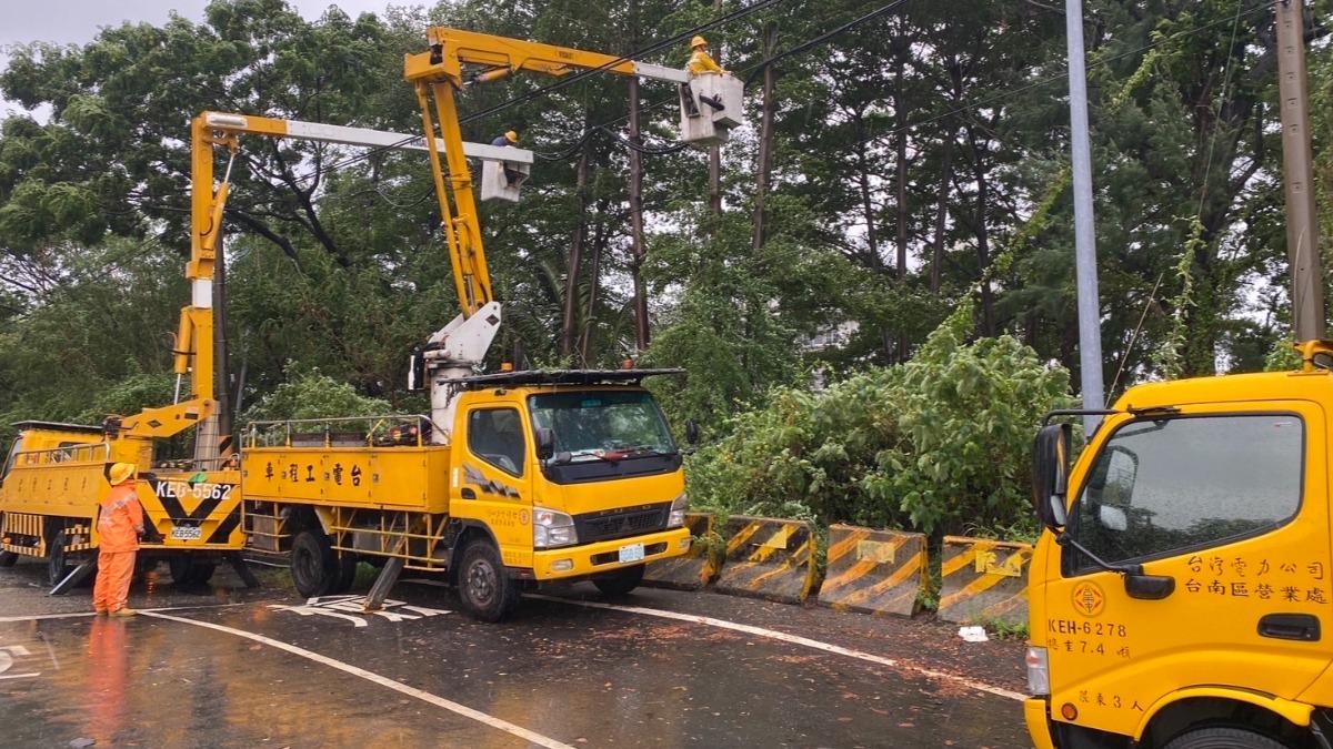 颱風山陀兒登陸!台南逾6千戶停電 這3區還有450戶待修