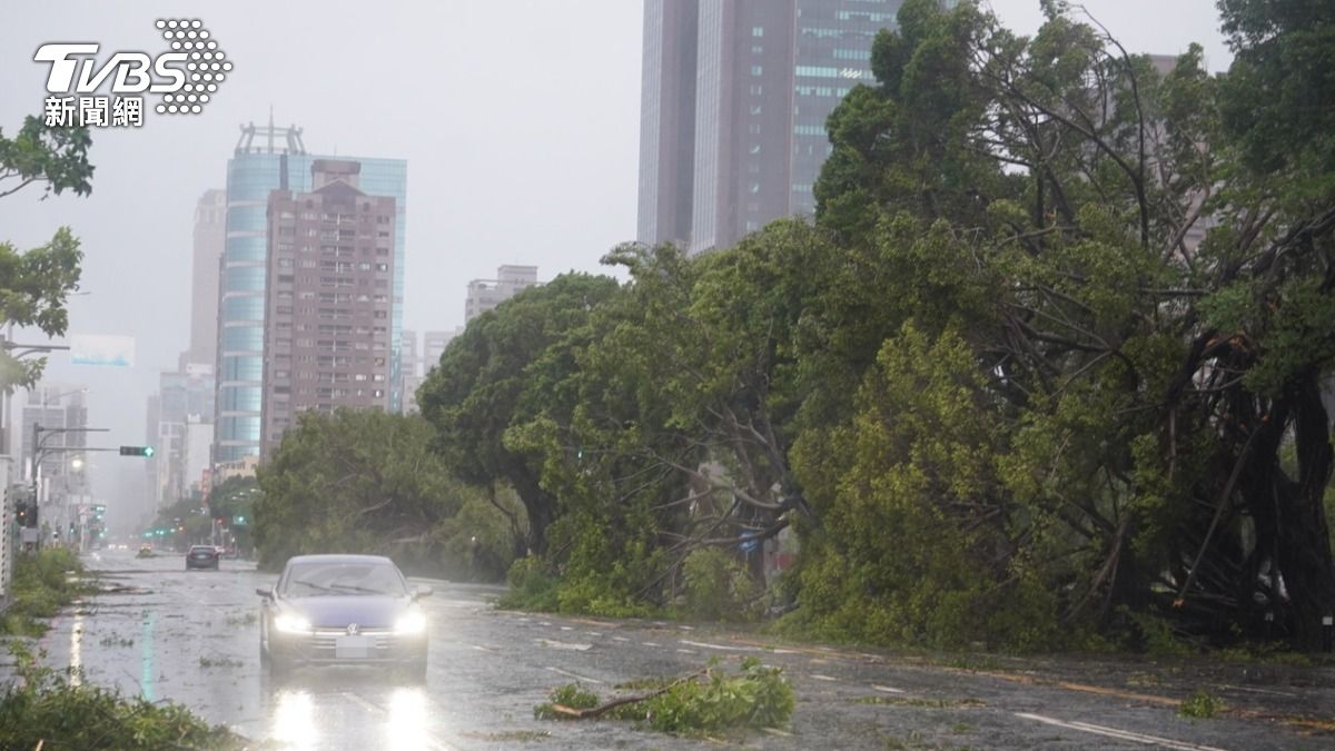 山陀兒登陸/高屏風強雨驟!「北部準備接力」 慎防劇烈雨彈狂轟