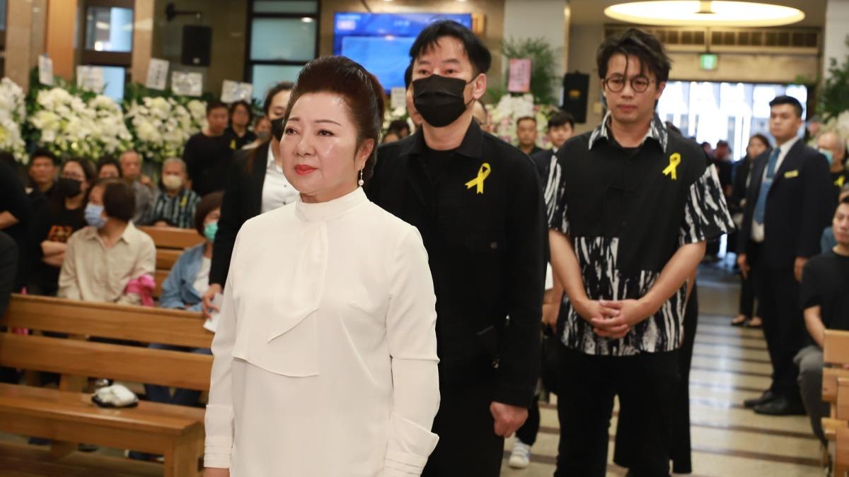 白冰冰與陽帆等人到場致意。(圖/民視提供)