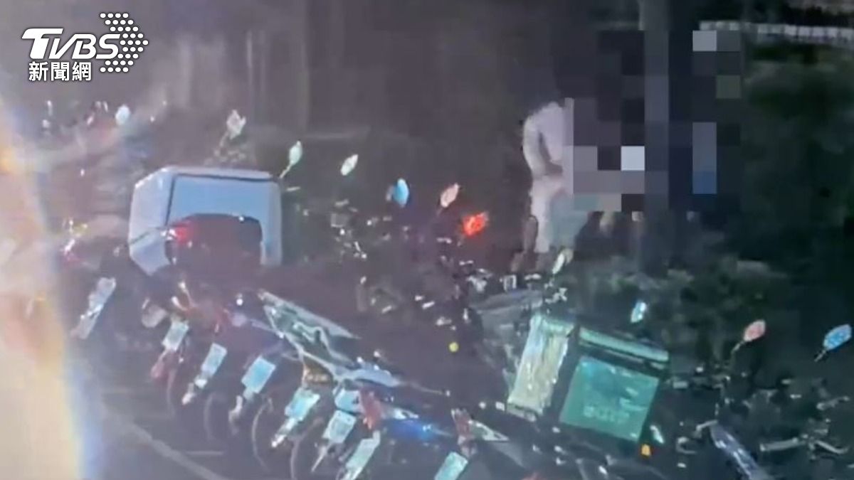 張友驊昨日傍晚不慎在路邊跌倒,一度失去呼吸心跳。(圖/TVBS)