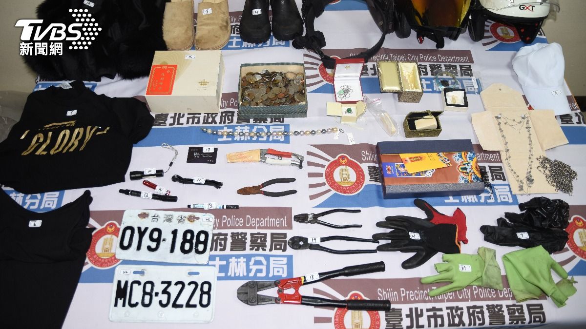 警方查獲相關證物。（圖／TVBS）