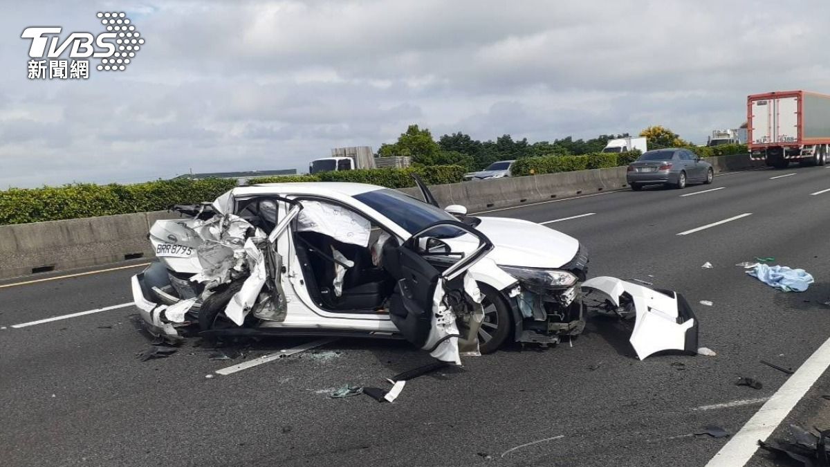 國1西螺段死亡車禍!自撞護欄又慘遭後車追撞 釀1死3傷